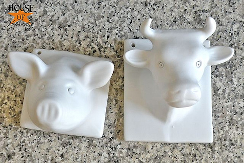 The Cow and the Pig in the kitchen